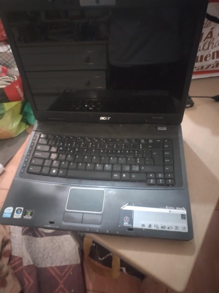 Vendo portátil para peças com carregador