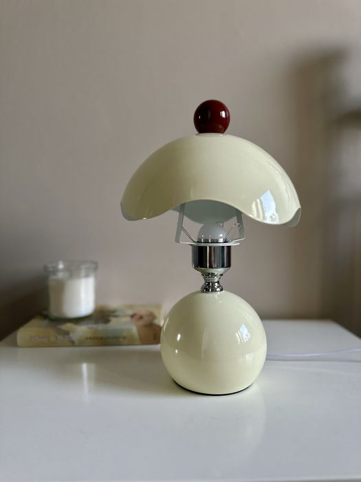 Urocza retro lampka