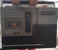 Sistema de TV tape e rádio vintage já não funciona