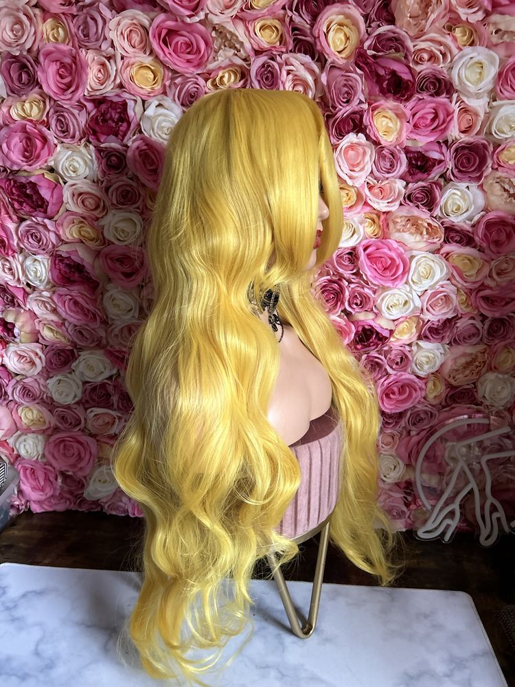 Peruka długie żółte włosy z grzywką cosplay wig