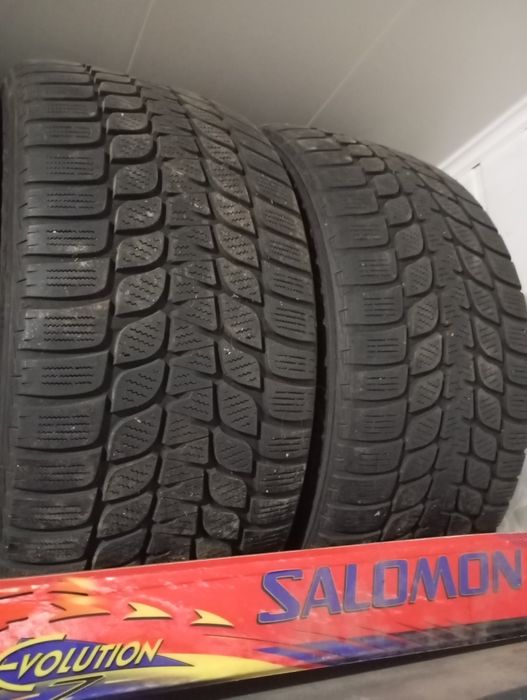 Дві шини все сезонні 245/40R18