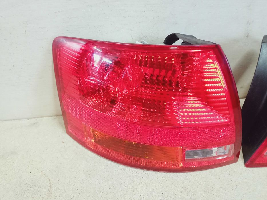 Audi A4 B7 kombi lampa tył tylna prawa lewa oryginał wkład