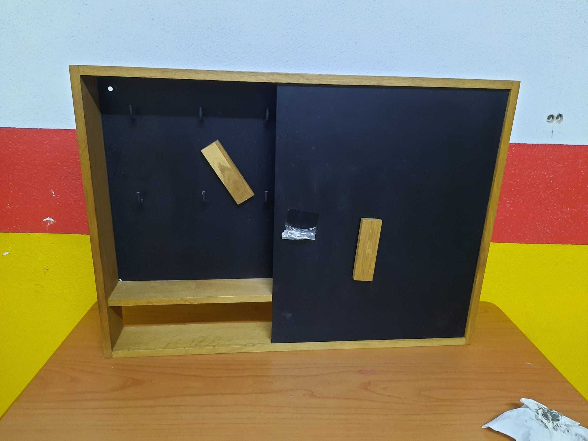 Quadro magnético  para mensagens e chaves