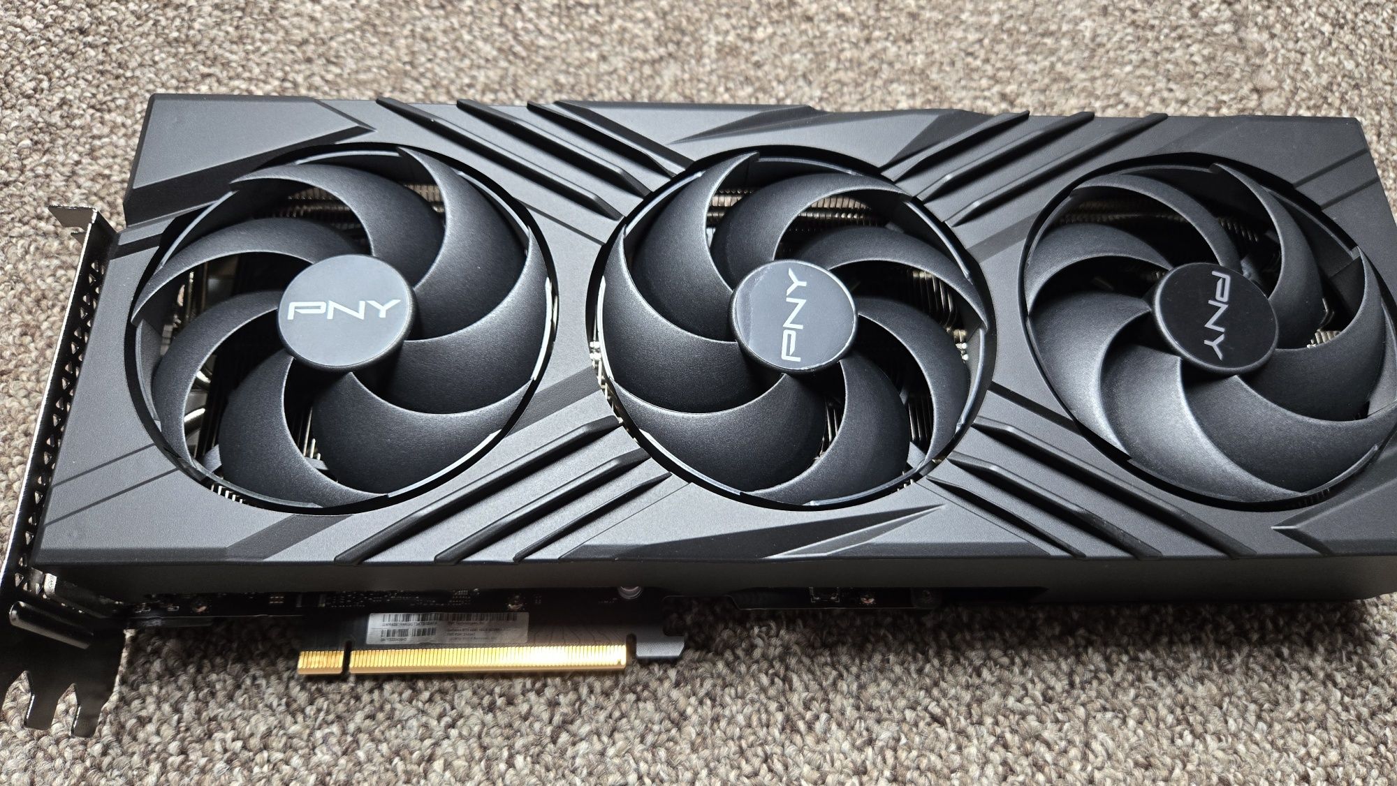 Sprzedam Kartę graficzna PNY GeForce RTX 4080 Verto 16GB GDDR6X