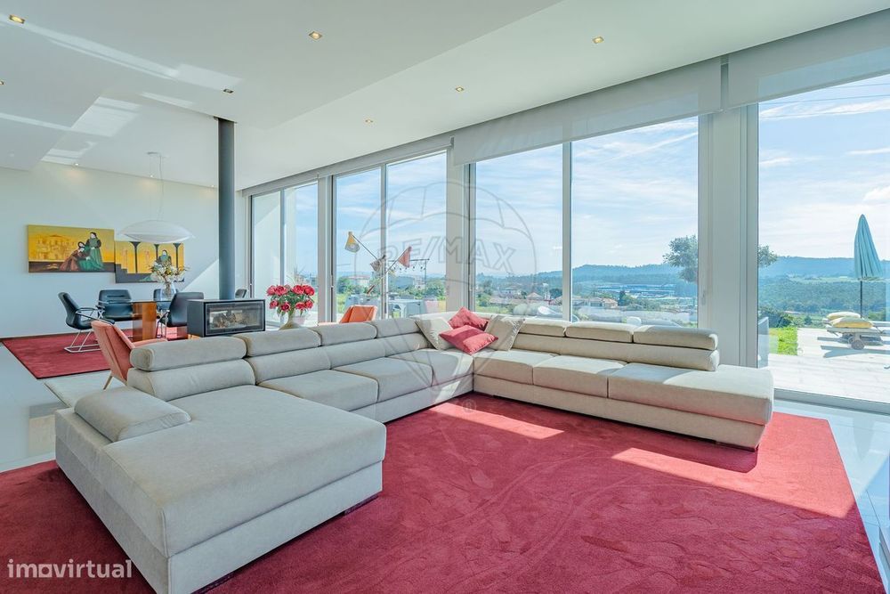 Moradia T4 para venda