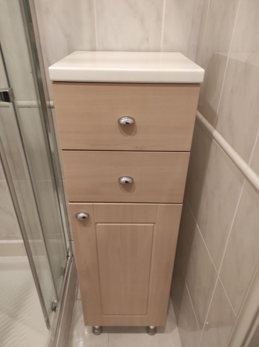 Armário IKEA Madeira e Branco