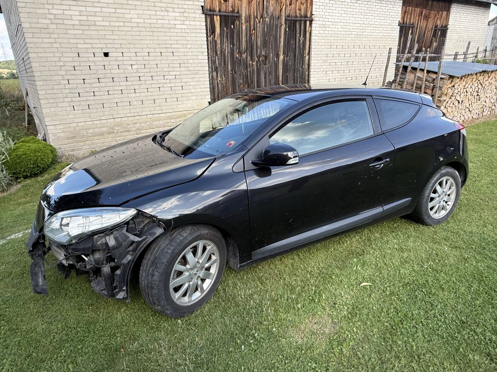 Renault Megane III Coupe 1.5 dCi 2010 • powypadkowe