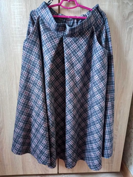 Модна довга спідниця