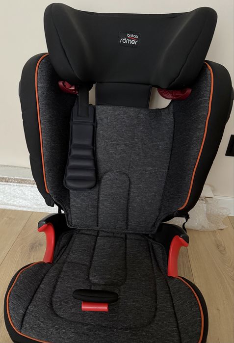 Fotelik 15-36 kg isofix Britax Romer Kidfix II sict Black Marble