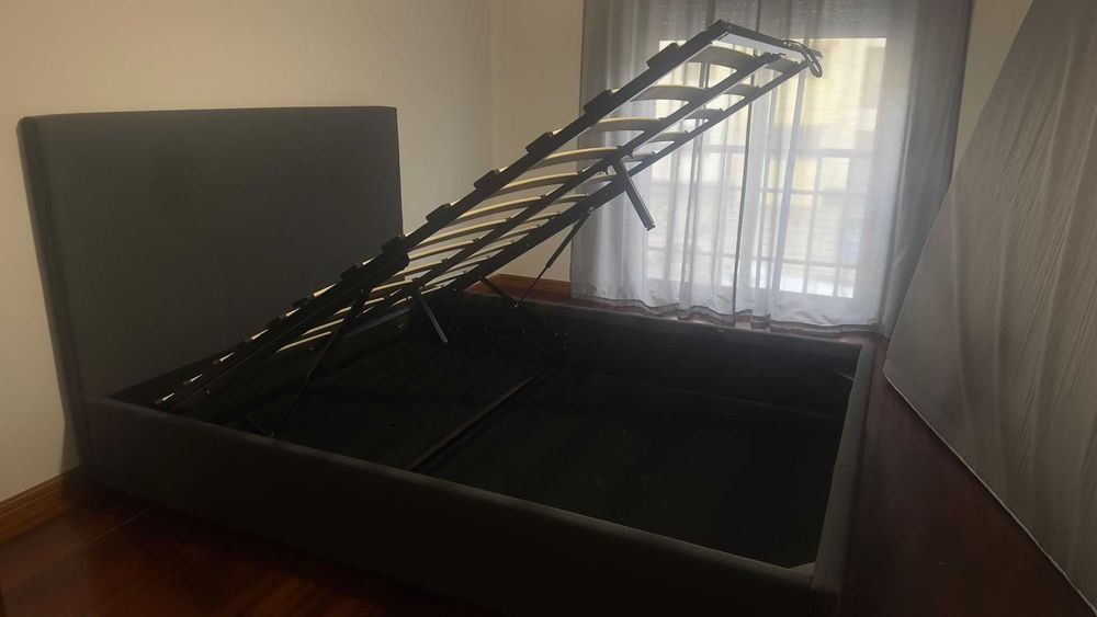 Cama com Arrumação + Colchão 160x200 – Como Novos – 380€