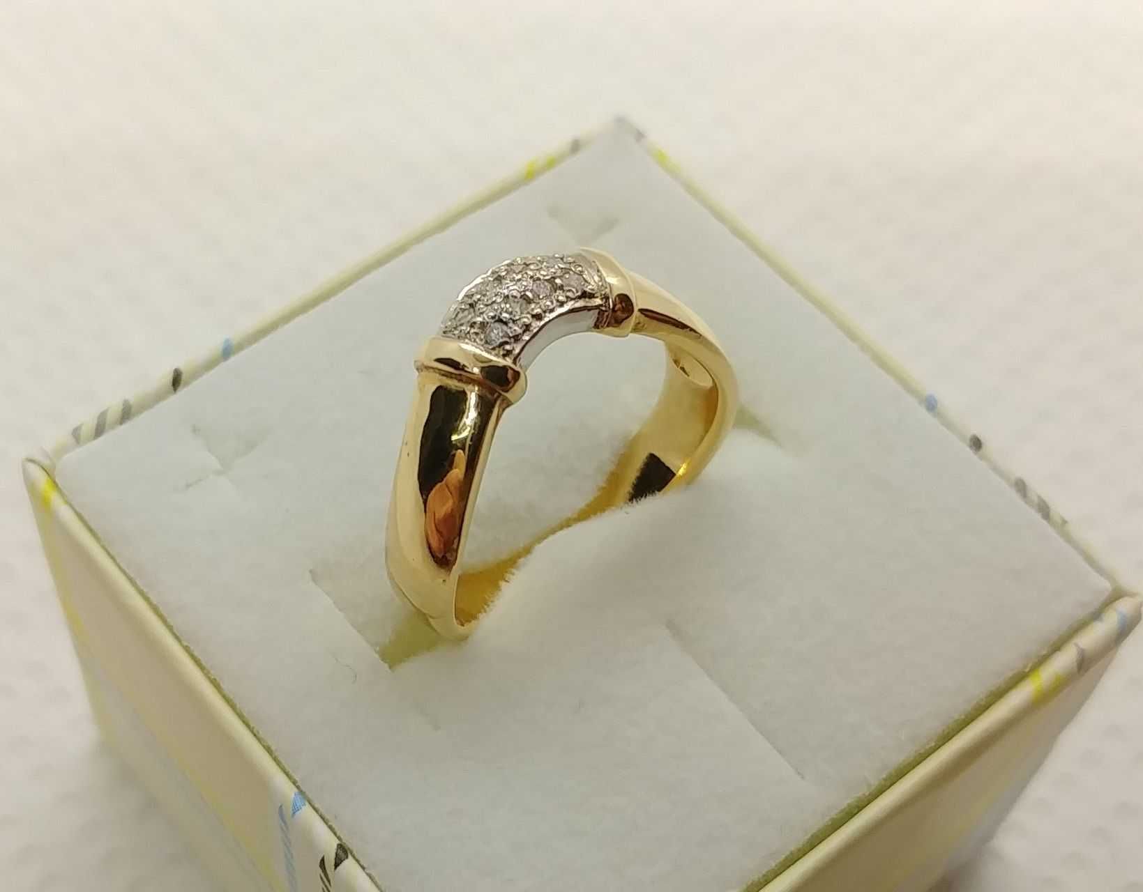 Złoty pierścionek z cyrkoniami 4.45g r.14 próba 585 złoto jak nowe/LID