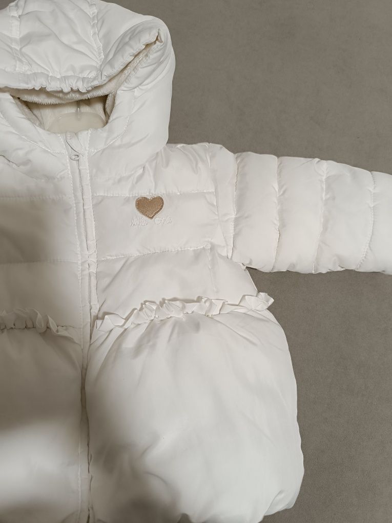 Зимова курточка  білого кольору