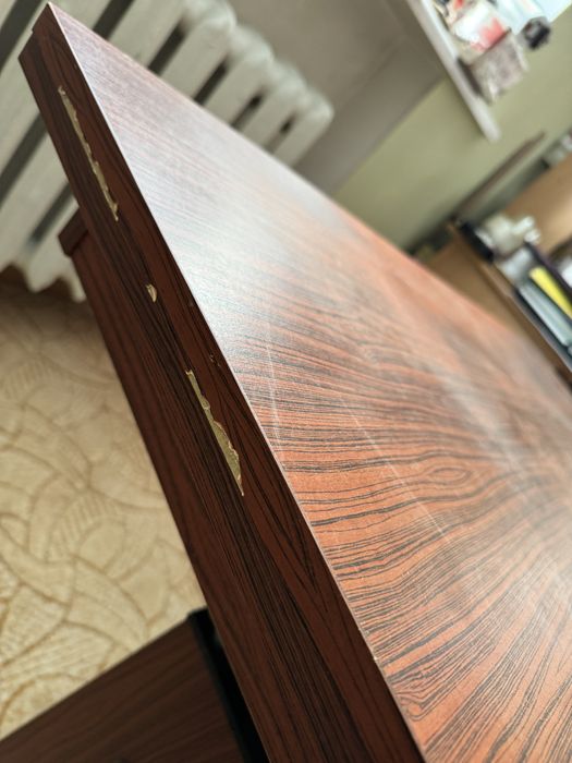 Стіл розкладний з регулятором висоти