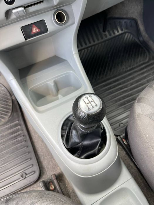 Suzuki Alto автомобіль