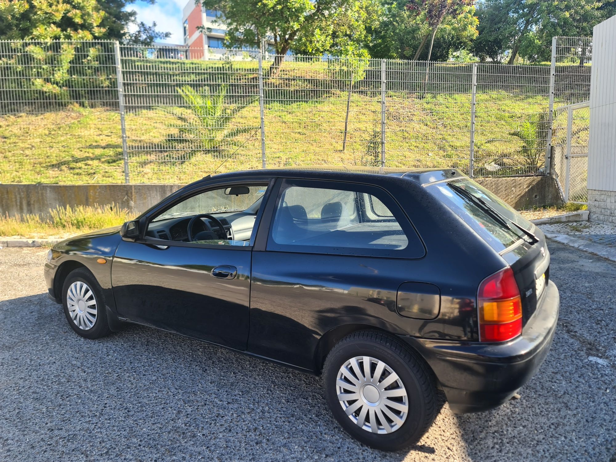 Mazda 323 Van 07/2001