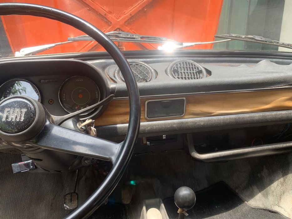 Classico 1974 Fiat 127 para restauro