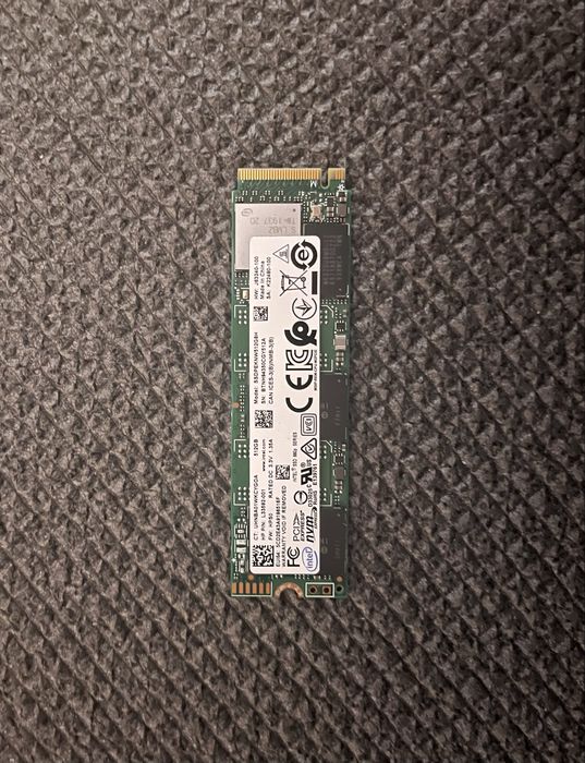 nvme Intel SSD 512 gb