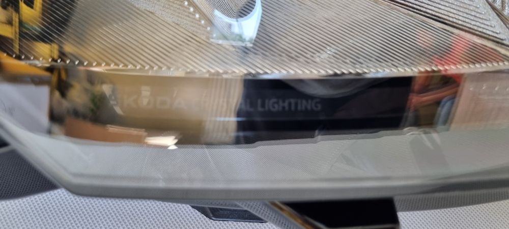 Lampa prawy przód skoda kamiq ful led nowa oryginał