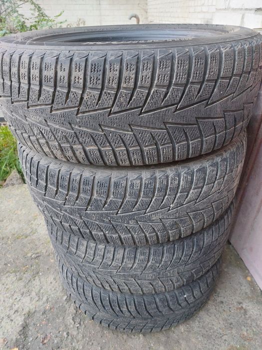 Зимові шини Hankook, 225/60 r17,