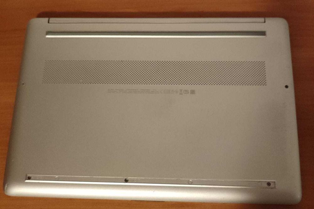 Laptop HP 15s...