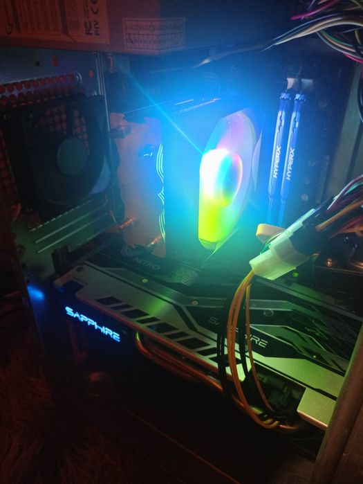 Продам ігровий пк в комплект іде монітор та мишка та клавіатура