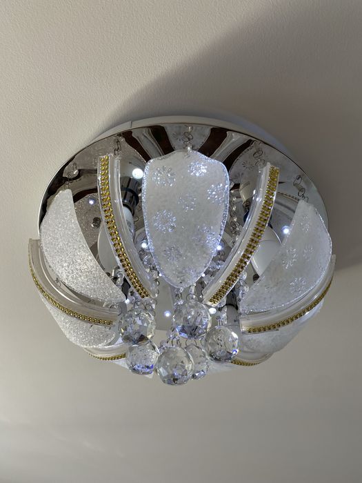 Люстра  хрустальна