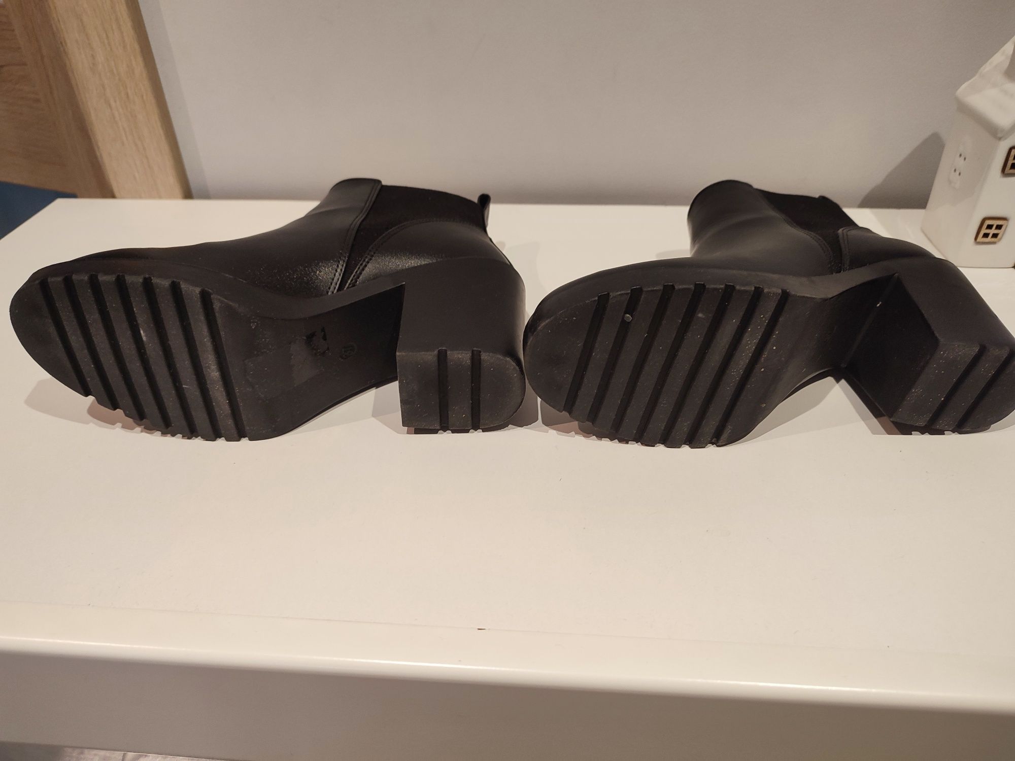 Buty H&M rozmiar 37 botki
