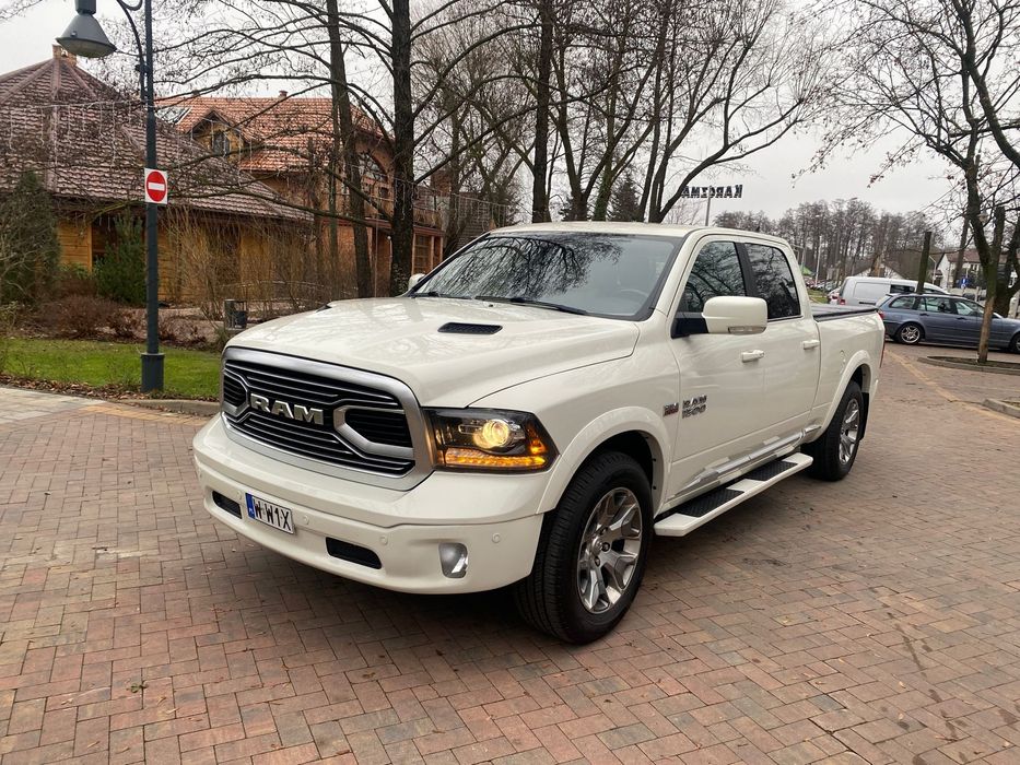 RAM 1500 5.7 benzyna+gaz full wyposażenie niski przebieg NOWE OPONY