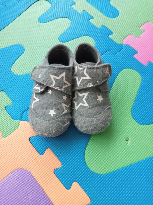 Kapcie dla dziecka rozmiar 23