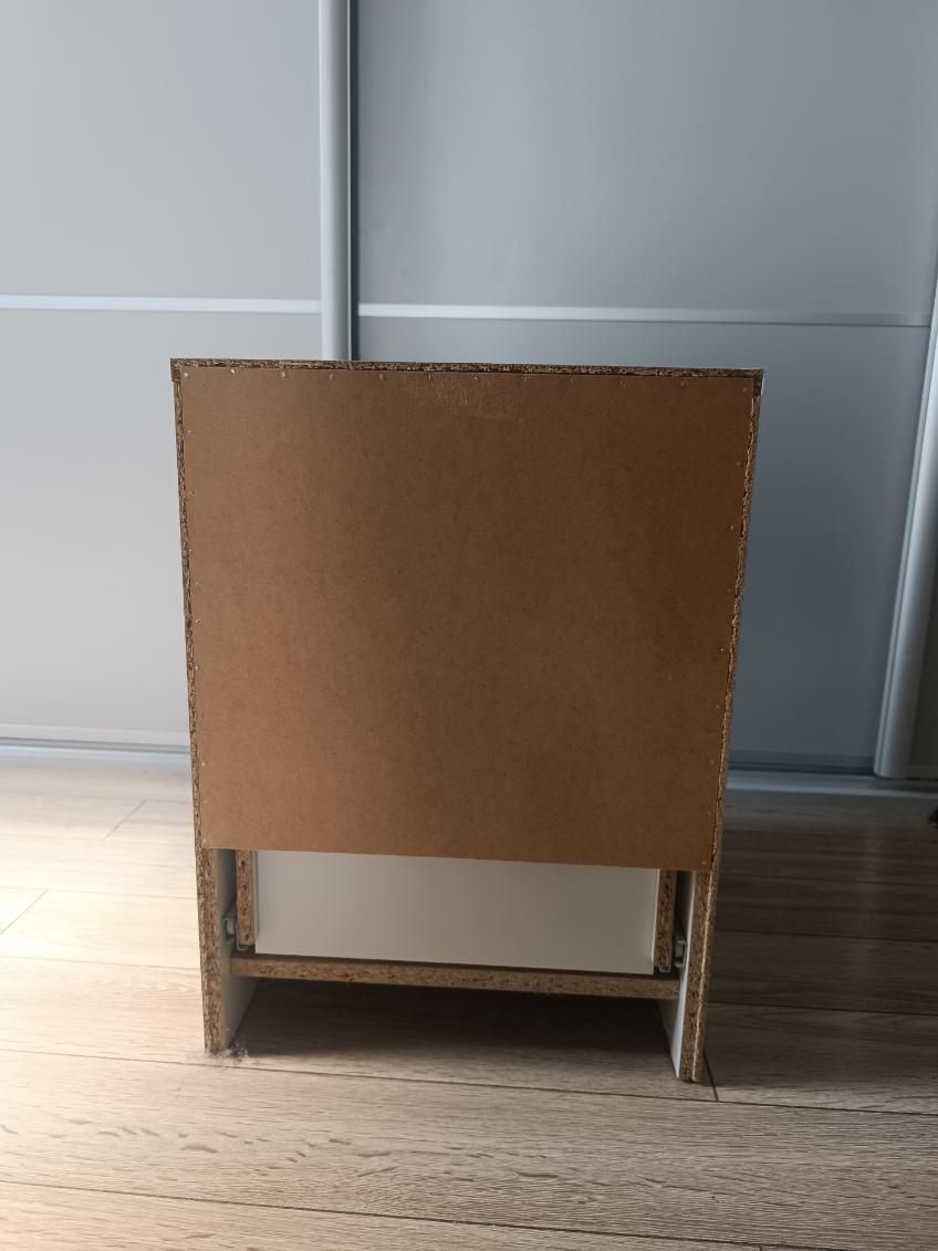 Sprzedam meble IKEA- komoda, szafka nocna