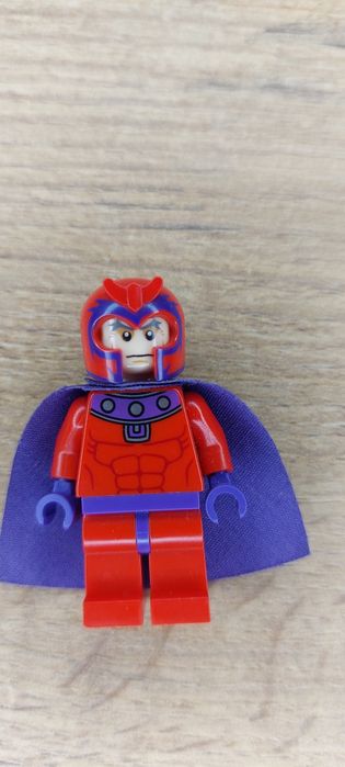 Lego Figurka Marvel Super Heroes X-Men Magneto Red Outfit Cape sh0031