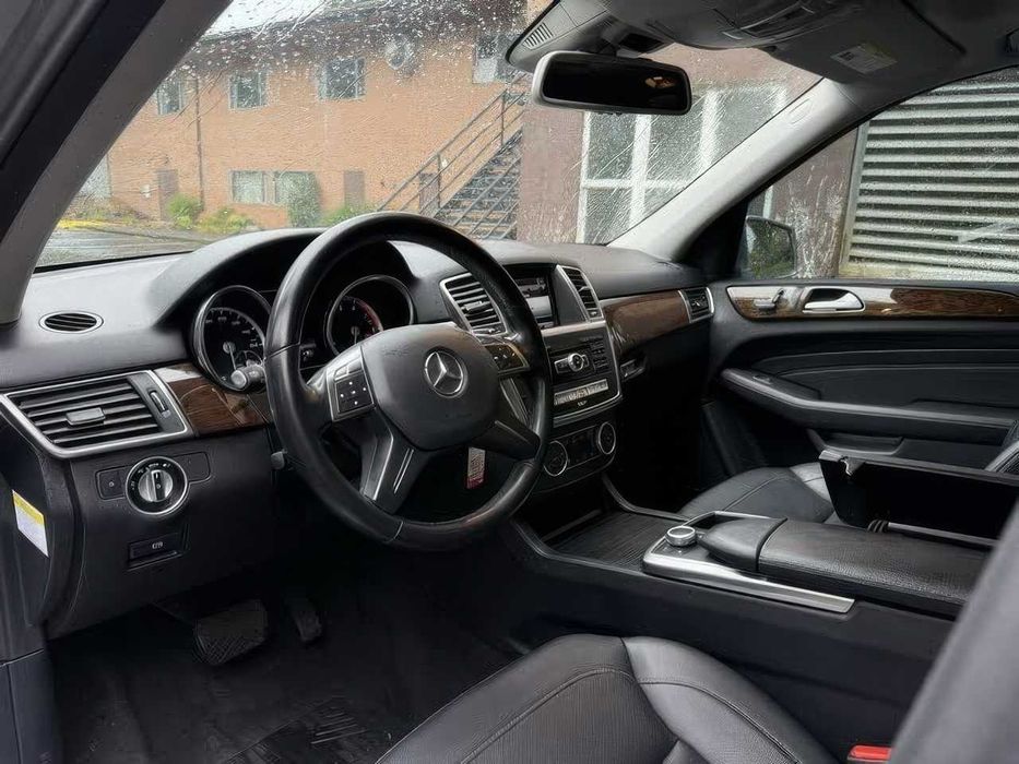 Mercedes-Benz M-Class ML 350 4MATIC      2013