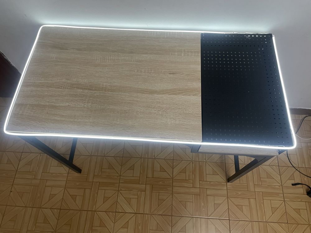 Conjunto de mesa + led + cadeira