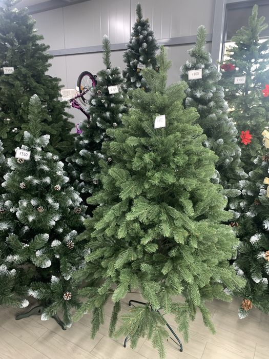 Продаж штучних ялинок, іграшок, гномів в м.Стрий