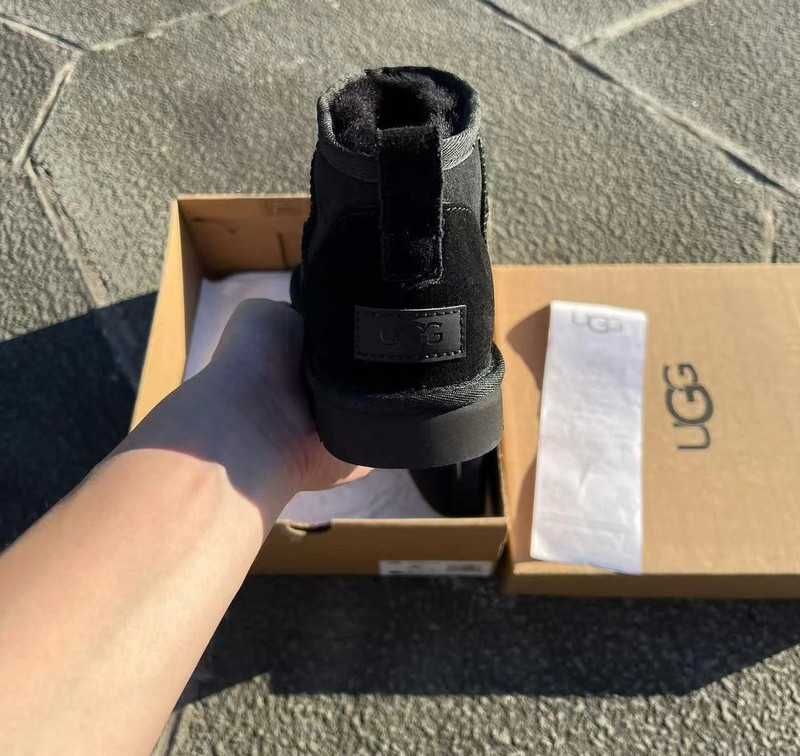 UGG Classic Ultra Mini Boot Black R.39