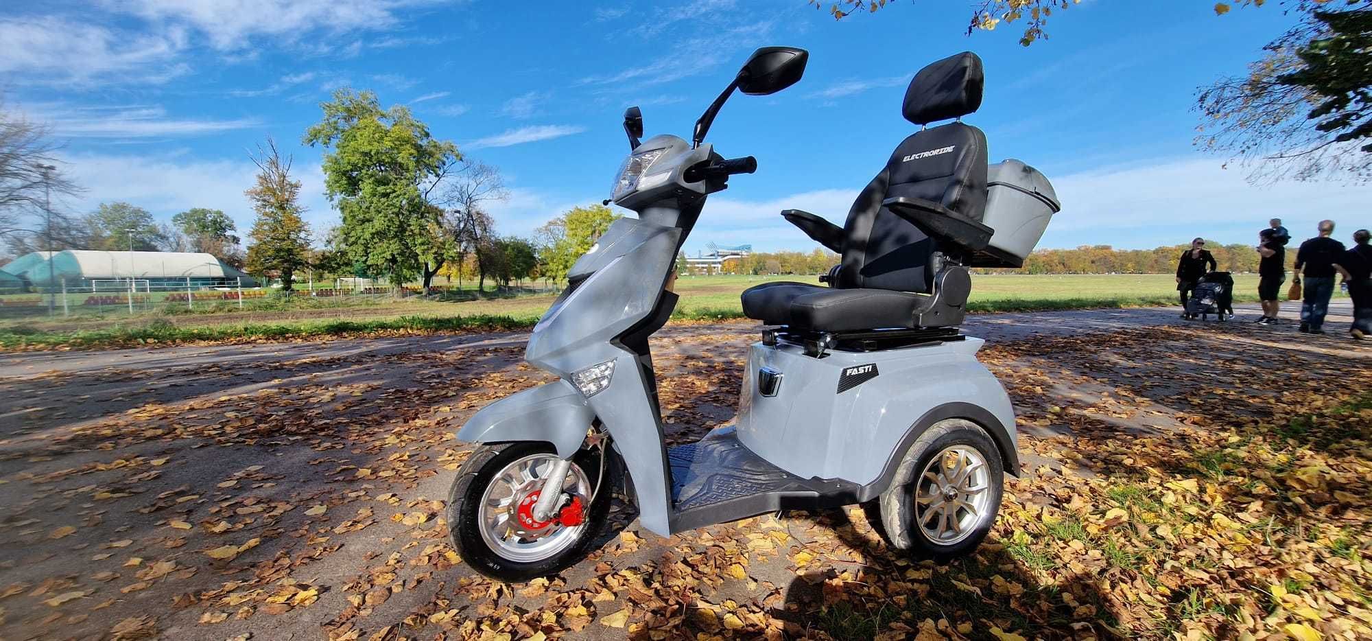 Electroride Fasti 3 Max: Trójkołowy skuter elektryczny z daszkiem