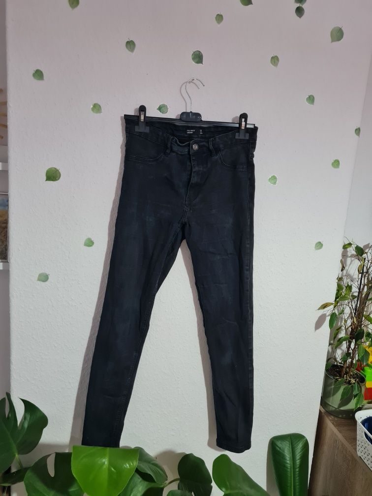 Spodnie jeansy z przetarciami sinsay xl / 42