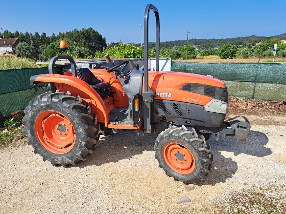 Trator Kubota L3540 com 660 horas