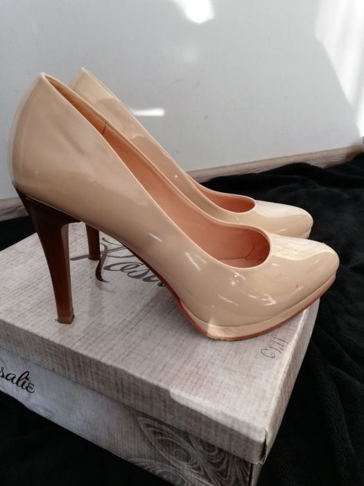 Buty na obcasie rozmiar 37