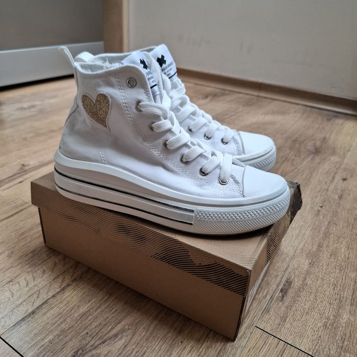 Trampki długie białe rozm. 35