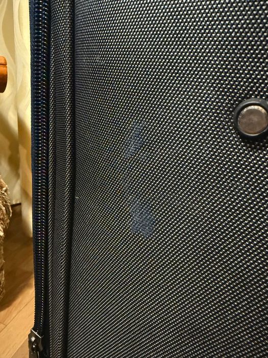 Валіза на колесах.