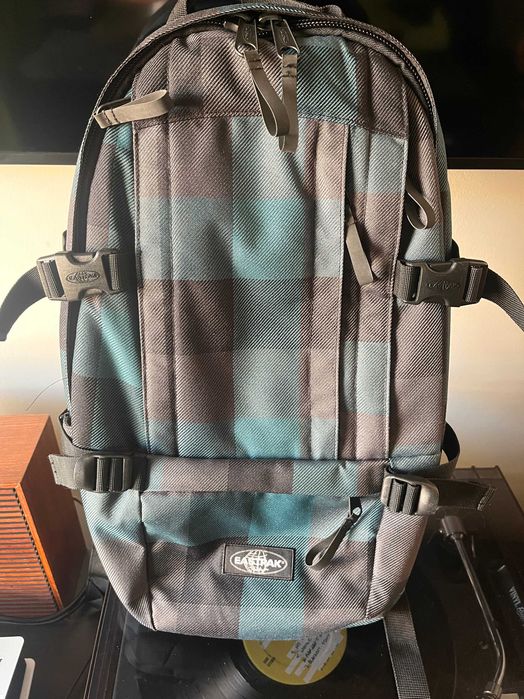 Mochila Eastpak Nova