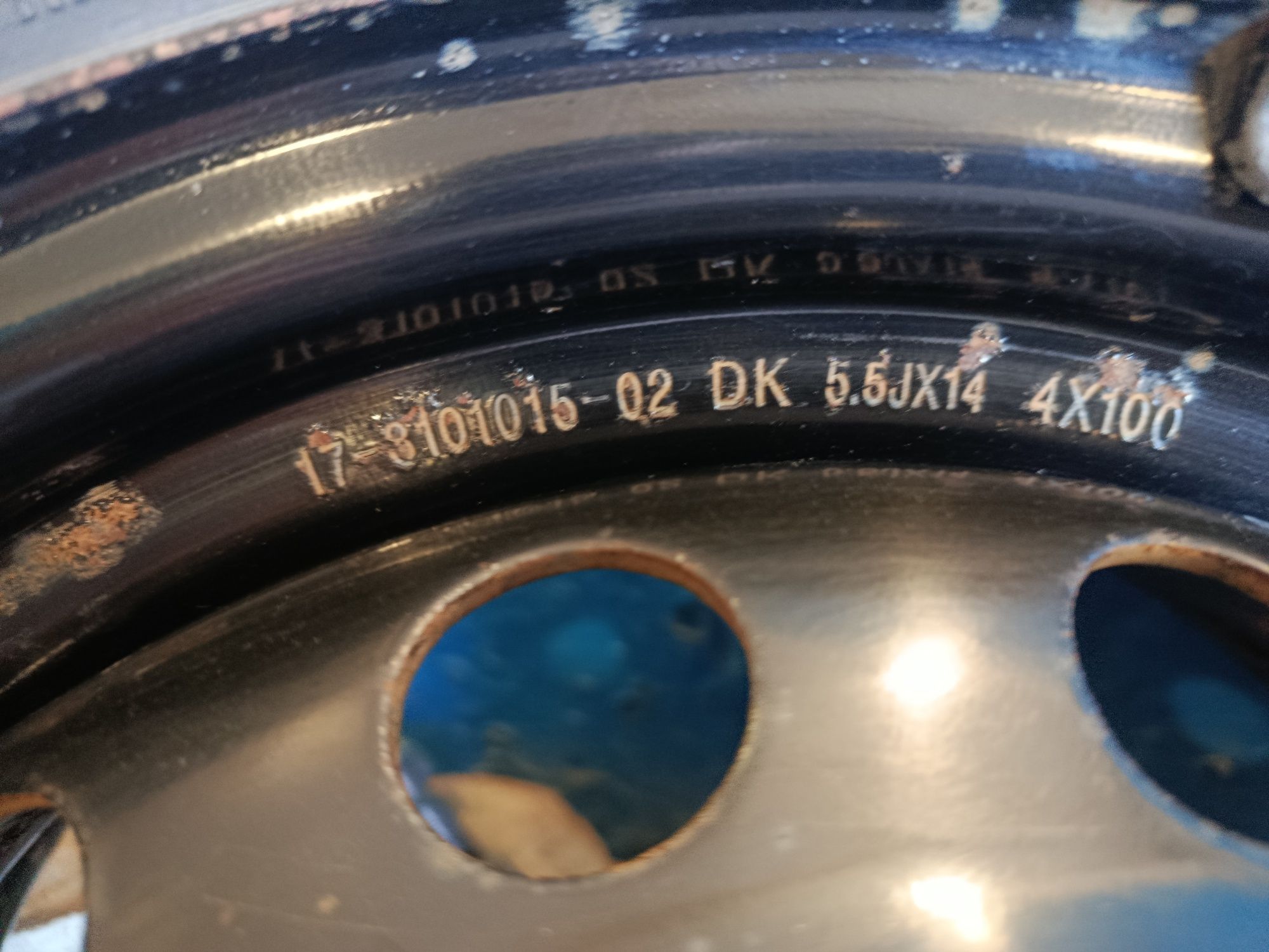 Продам резину с дисками Зима Hankook 185.65.R14