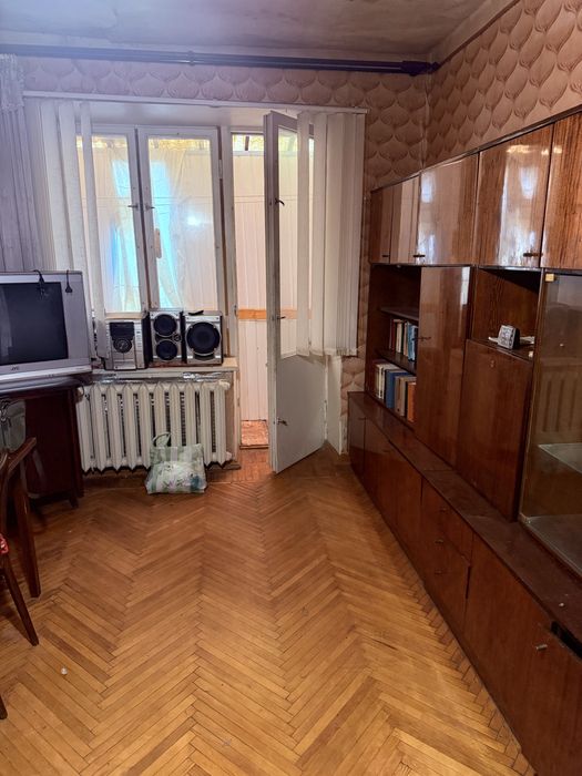 Продам 2хк-квартиру! ХТЗ, пр-т Александровский 136/8.