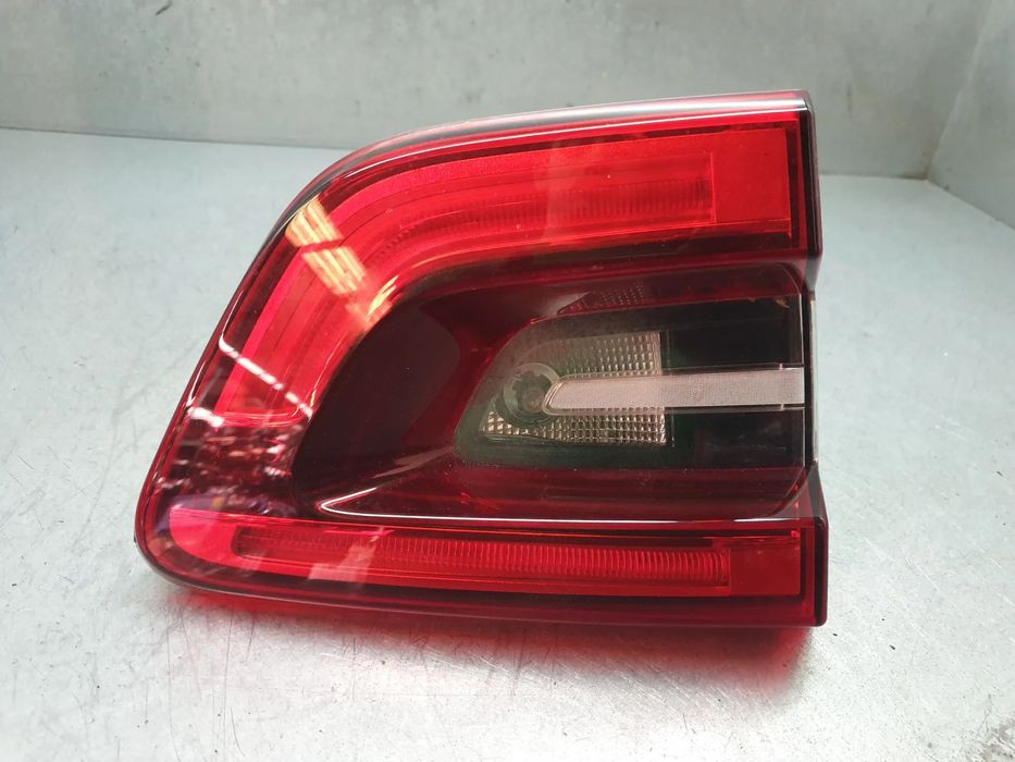 Farolim da mala esquerdo RENAULT Kadjar (HA_, HL_)