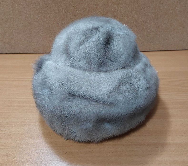 Czapka z futra norki PRL