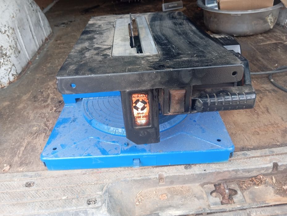 Máquina de cortar madeira DeWalt