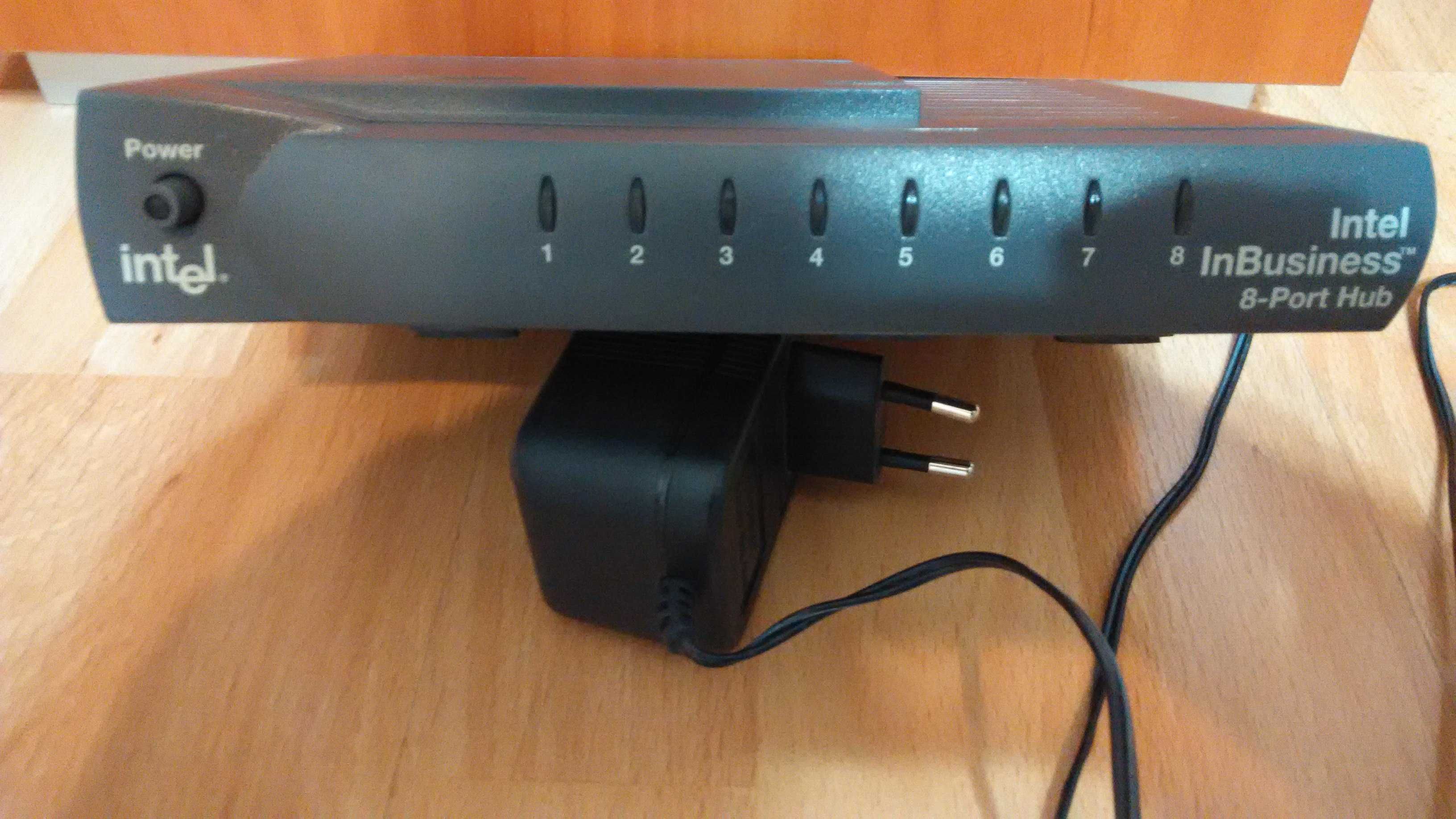 Hub 8-portowy RJ45 i 1BNC