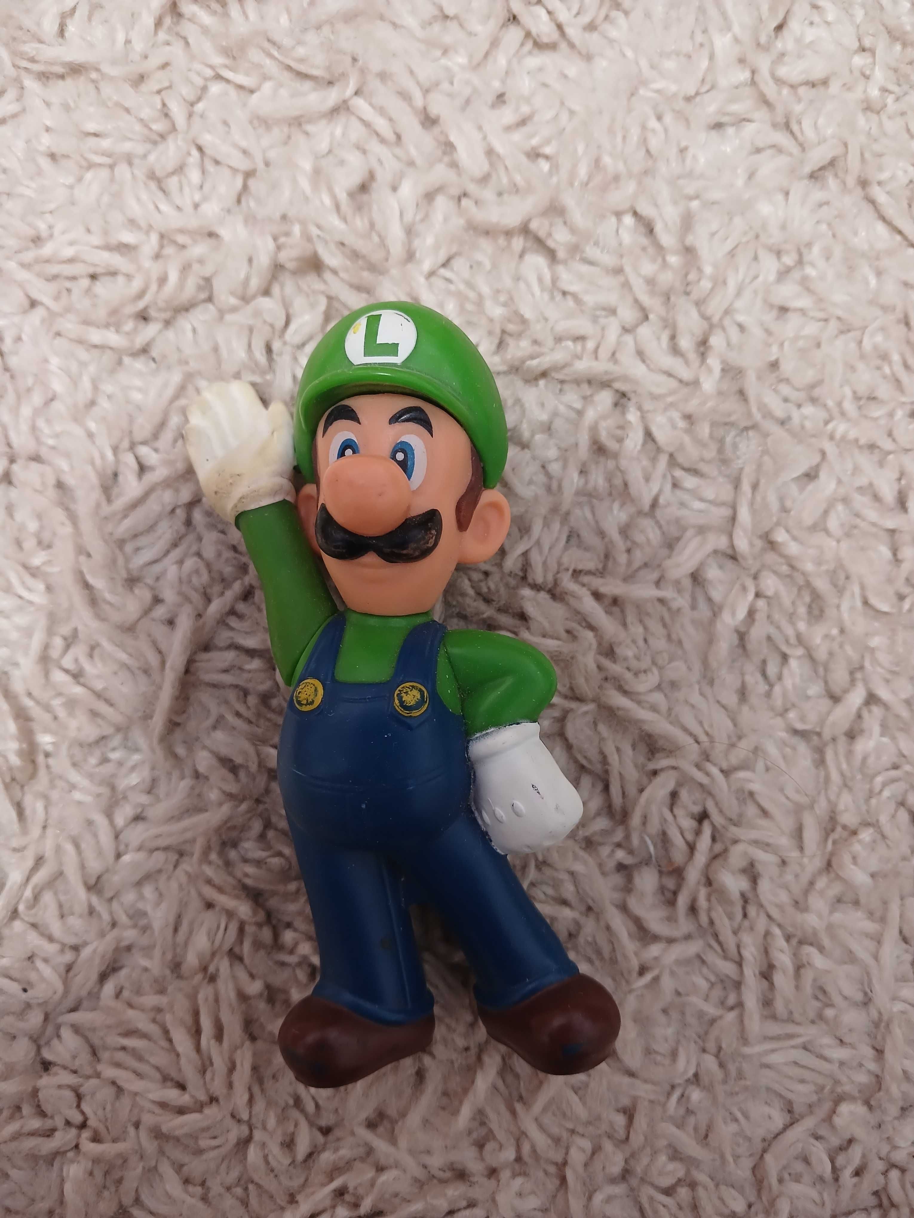 Фигурка Марио из игры