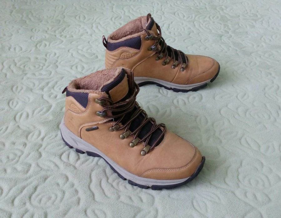Трекинговые ботинки р39.